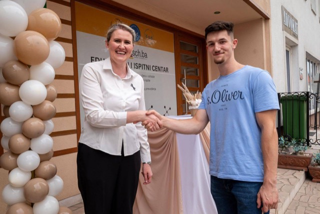Otvorenje edukativnog i ispitnog centra deutsch.ba, Tešanj, august 2026. — fotografija 1